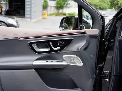 Mercedes-Benz EQE SUV