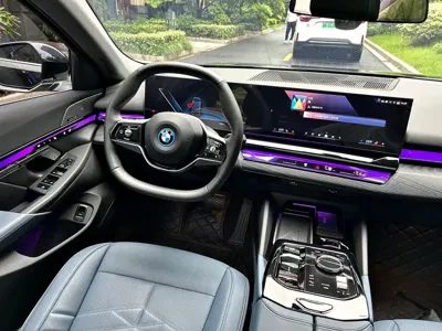 BMW i5