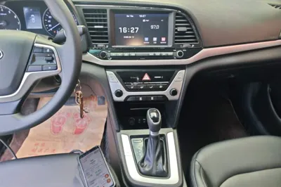 Hyundai Elantra (6th Generation