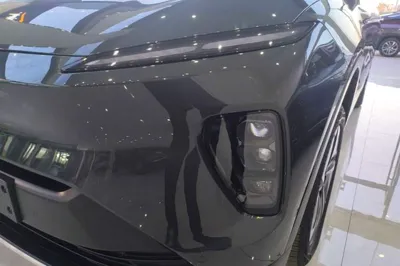 Nio ES8