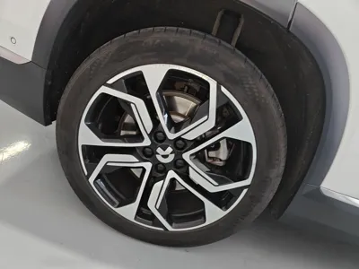Nio ES8