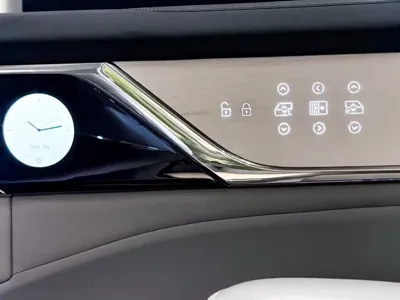 Volvo EM90
