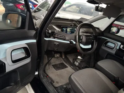 Baojun E300