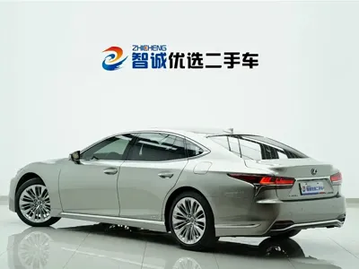 Lexus LS