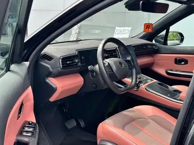 Nio EC6