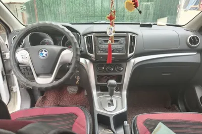 Venucia T70