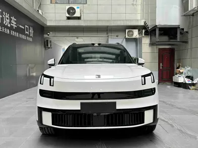 Lynk & Co 领克900