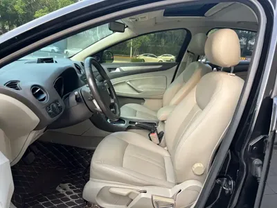 Ford Mondeo Zhisheng