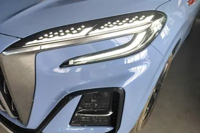 Hongqi HS3