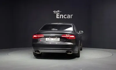Audi S8