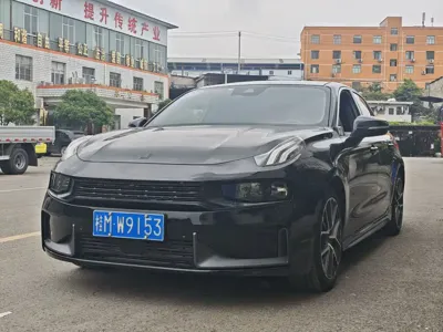 Lynk & Co 03