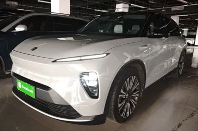 Nio ES8