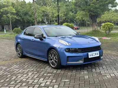 Lynk & Co 03