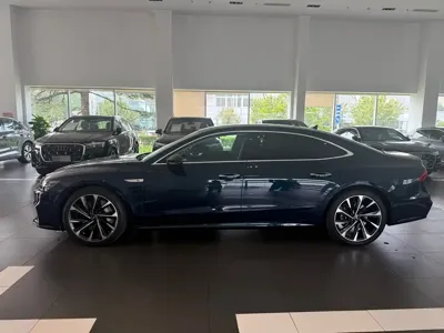 Audi A7L