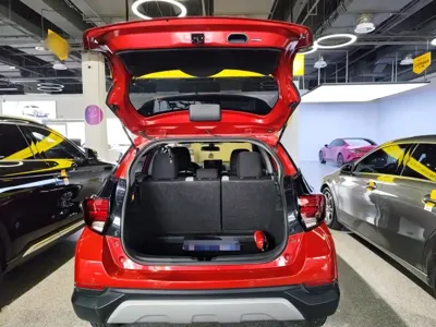 Toyota Yaris L
