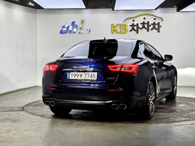 Maserati Ghibli