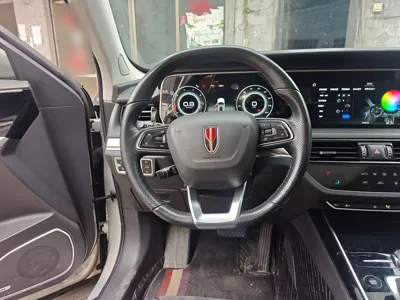 Hongqi HS5
