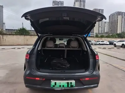BYD 唐L