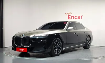 BMW i7