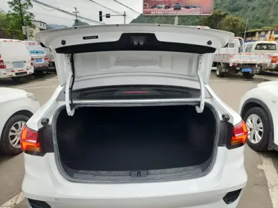 Roewe i5