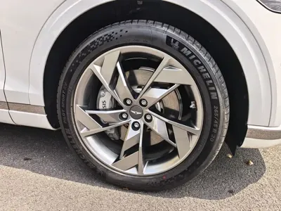 Genesis 捷尼赛思纯电GV70