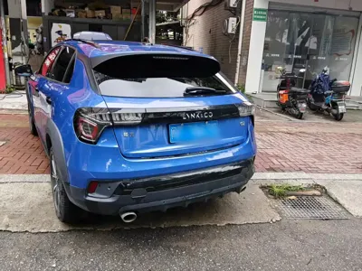 Lynk & Co 02