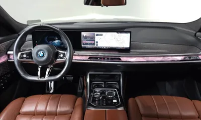 BMW i7