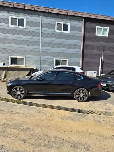 Volvo S90