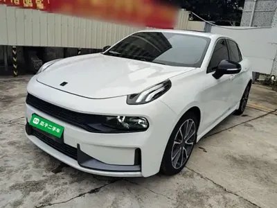 Lynk & Co 03