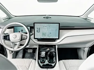 Volvo EM90