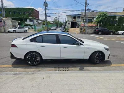 BMW i5