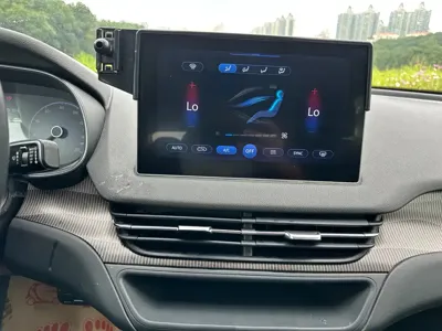 Hongqi Hongqi E-QM5