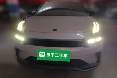 Lynk & Co 06