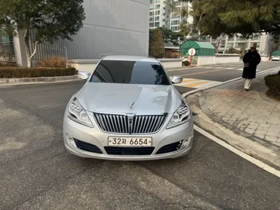 Hyundai Equus