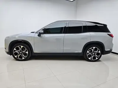 Nio ES8