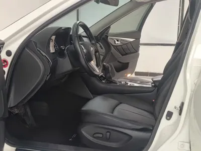 Infiniti Q50L