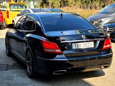 Hyundai Equus
