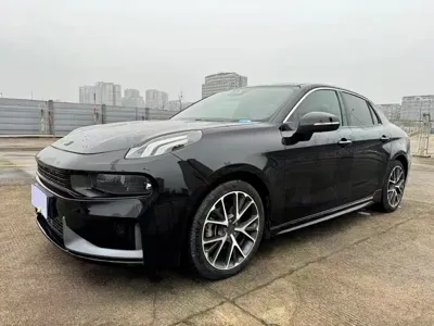 Lynk & Co 03