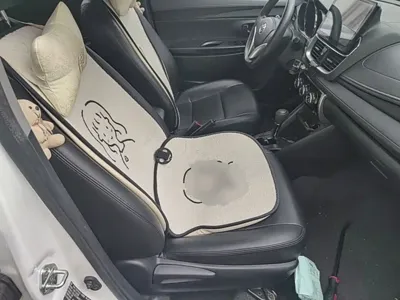 Toyota Yaris L