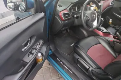Nissan Lannia