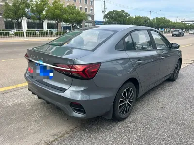 Roewe i5