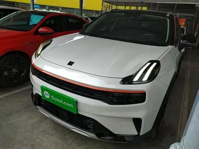 Lynk & Co 06