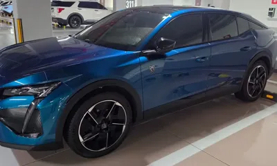 Peugeot 408