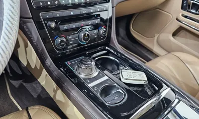 Jaguar XJ