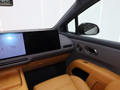 Li Auto 理想i8