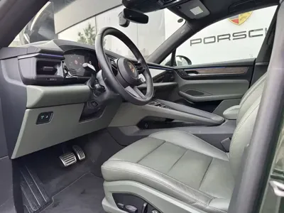 Porsche Macan EV