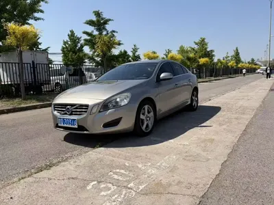 Volvo S60 (Import)