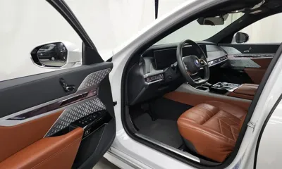 BMW i7