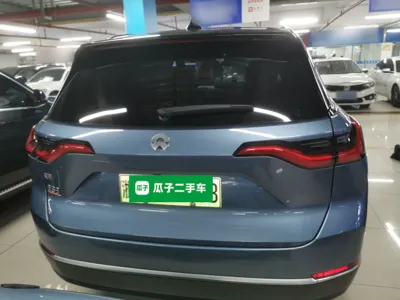 Nio ES8