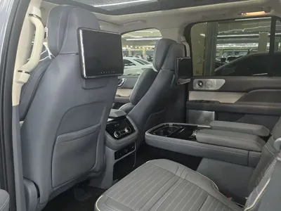Lincoln Navigator